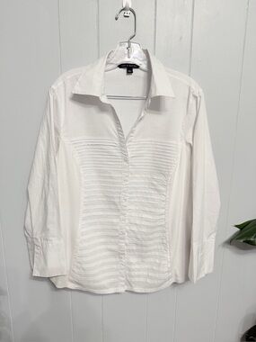 #18)  Zac & Rachel White Pintuck Button-Front Dress Shirt